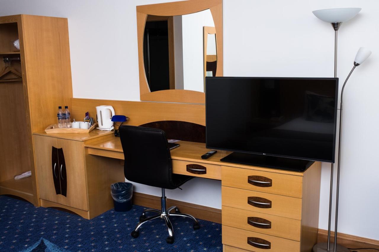 The Park Hotel Килмарнок Екстериор снимка